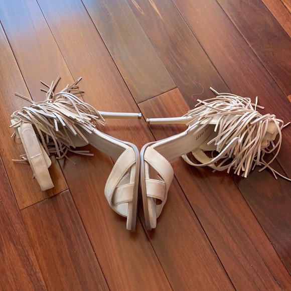 Tassel nude sandals - Picture 3 of 5